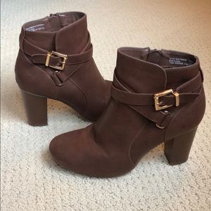 Brown booties with gold buckles - Size 6 1/2
